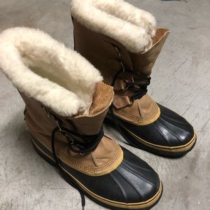Sorel Men’s Size 11 barely worn Caribou duck boots